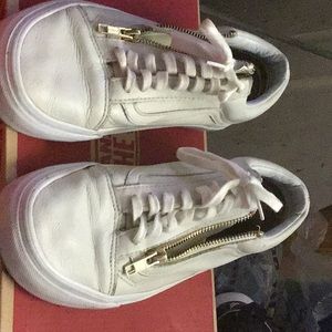 Used vans with zippers